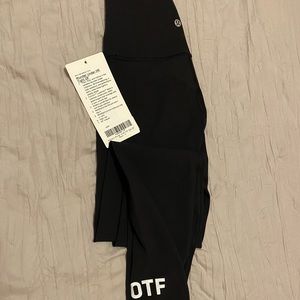 Lululemon Women’s Wunder Under HR tight 28”- orangetheory fitness